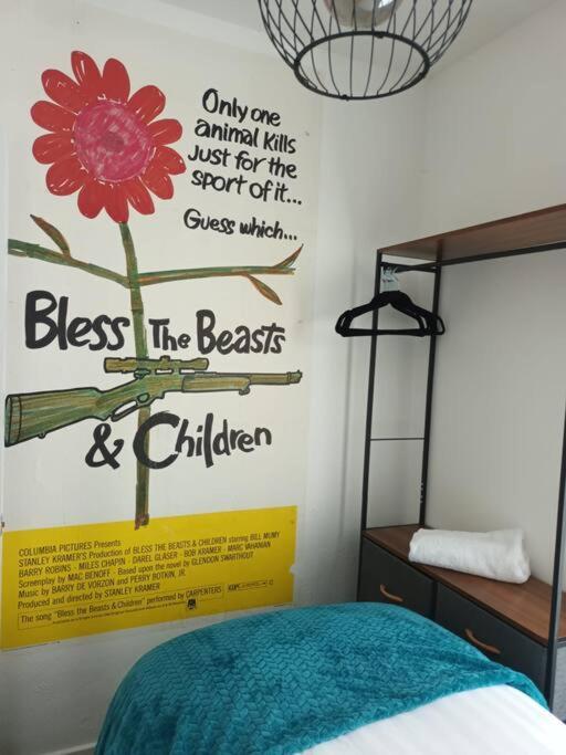 Antonio Str Liverpool 6 Beds Экстерьер фото