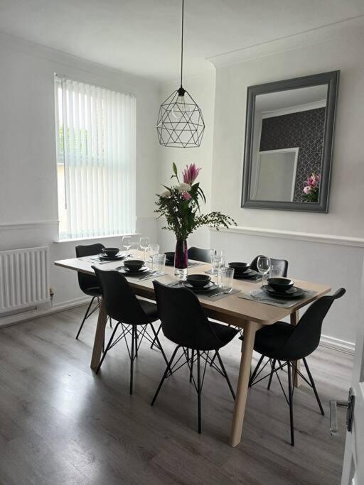 Antonio Str Liverpool 6 Beds Экстерьер фото