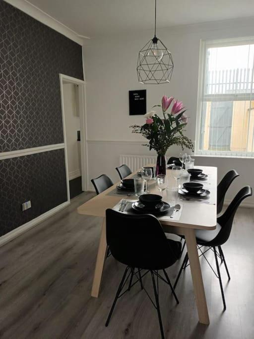 Antonio Str Liverpool 6 Beds Экстерьер фото
