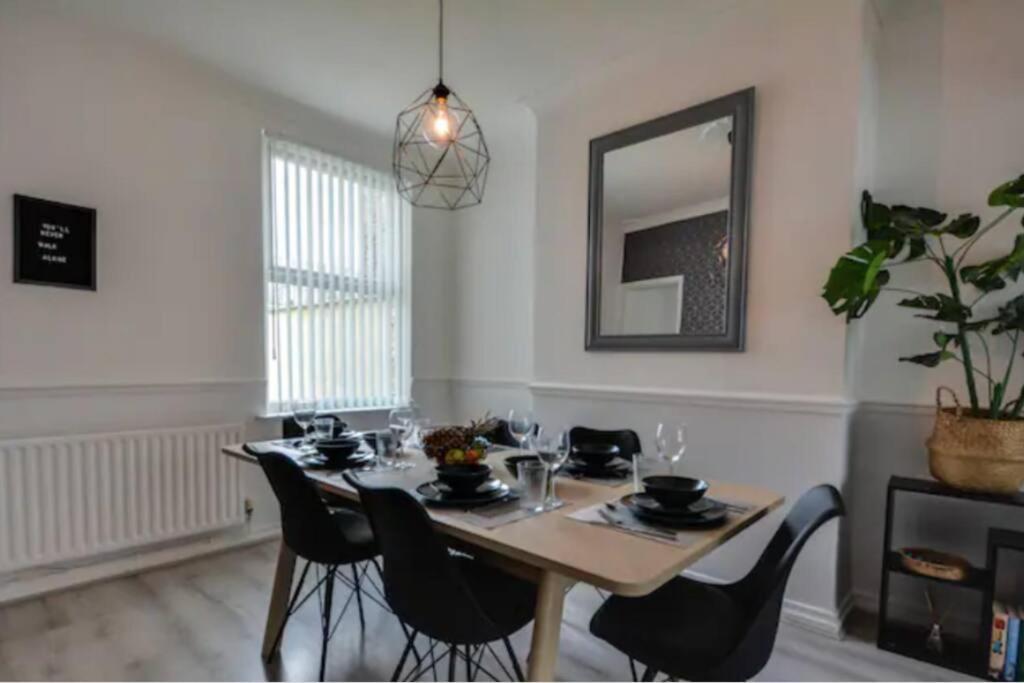 Antonio Str Liverpool 6 Beds Экстерьер фото
