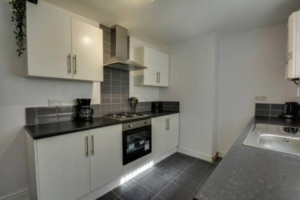 Antonio Str Liverpool 6 Beds Экстерьер фото